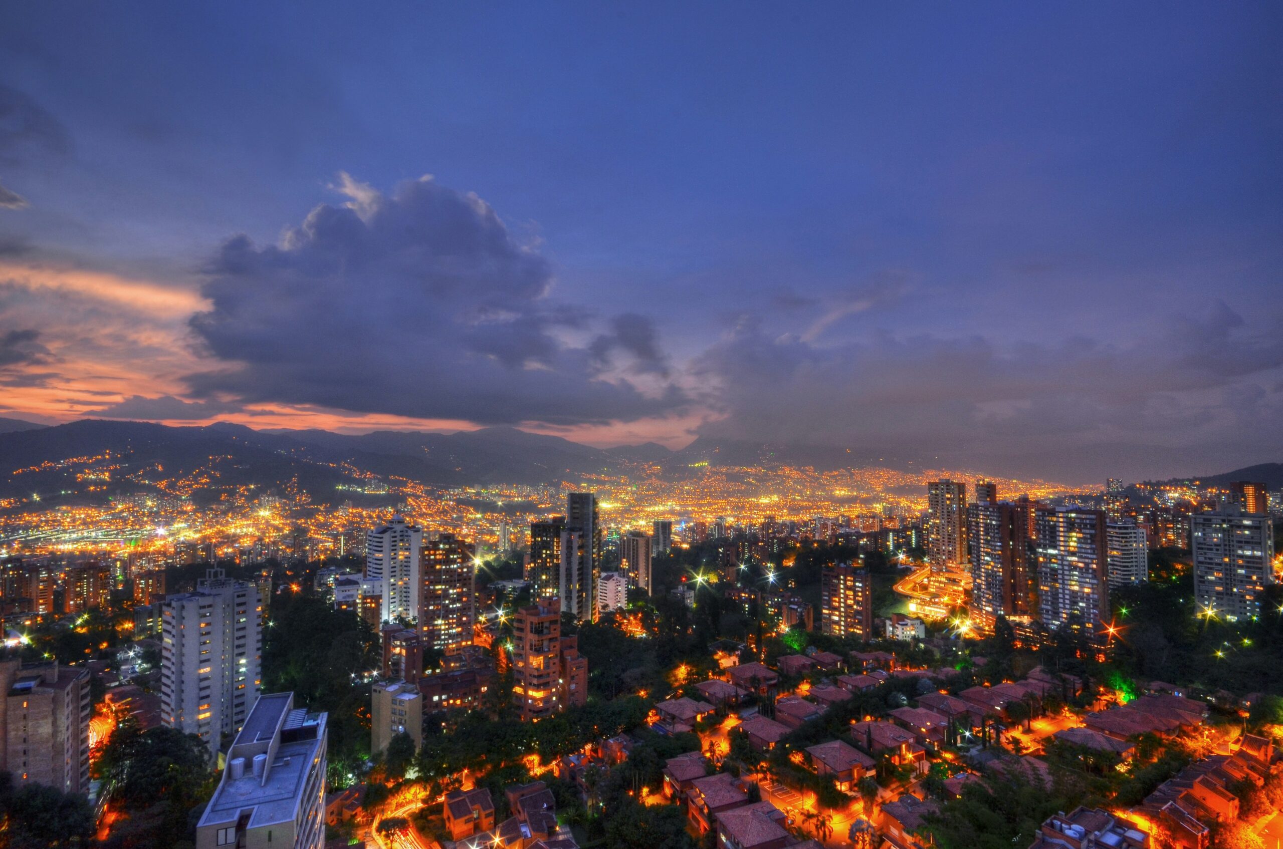Medellín nocturno